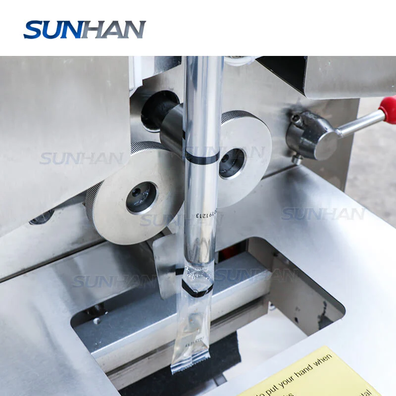 Automatic Bagged Ketchup Sauce Shampoo Liquid Paste Vertical Form Filling Back Side Sealing Machine VFFS Packaging Machine - Image 4