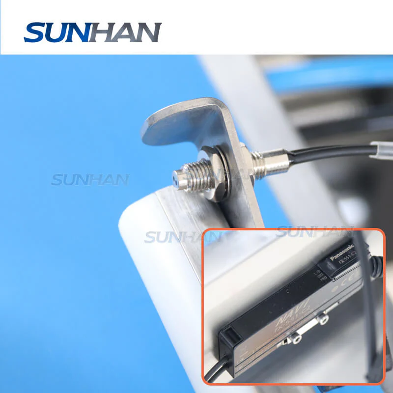 Desktop Automatic Juice Plastic Round Bottle Double Sides Labeling Machine For Essential Oils - Image 4
